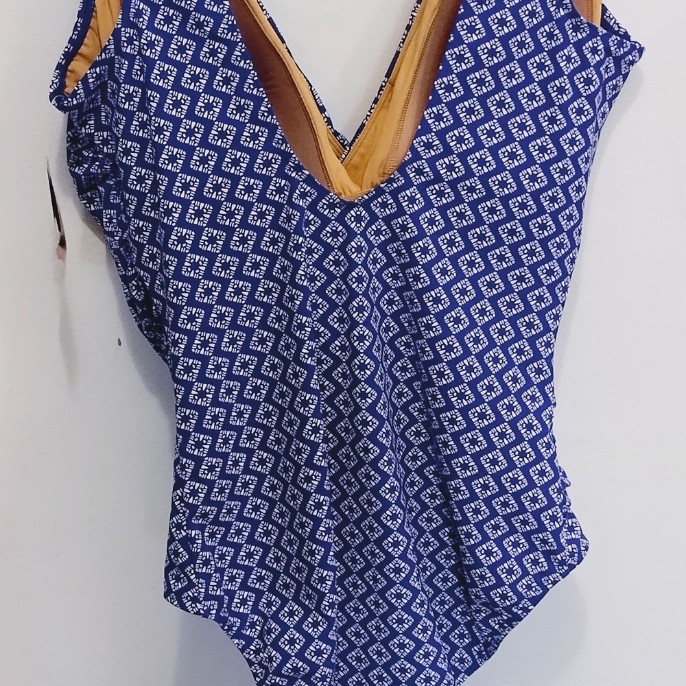 NWT L.L. Bean Shaping Mosaic Tile Tanksuit Geometric V-Neck Swimsuit (#D-14) - Picture 5 of 8